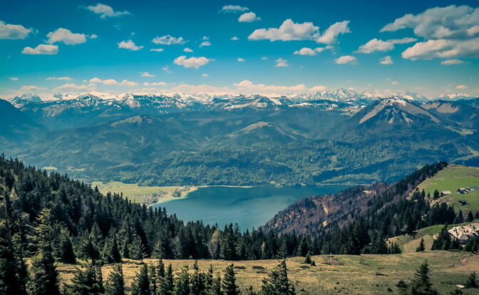 Planina i jezero