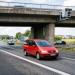 Automobil na autoputu